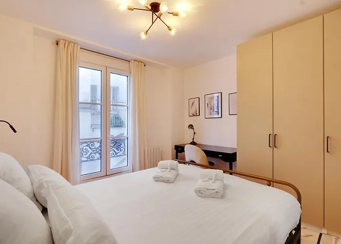 Pick A Flat's In Montmartre - Rue Drevet * Paris